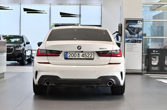 BMW 3-Series 320i M Sport — пробег 28 555 км — фото 3 из 5