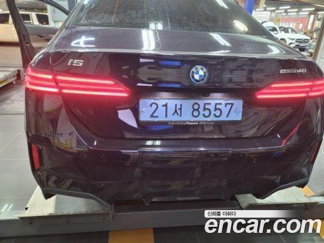 BMW i5 eDrive 40 M Sport — пробег 12 361 км — фото 2 из 3