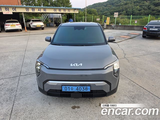 Kia EV3 Standard 2WD Air — пробег 26 049 км — фото 3 из 5