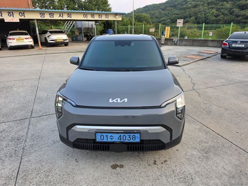 Kia EV3 Standard 2WD Air — пробег 26 049 км — фото 3 из 5