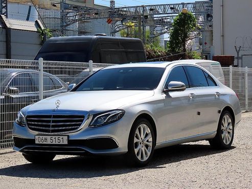 Mercedes-Benz E-Class E300 Exclusive — пробег 35 991 км — фото 2 из 5
