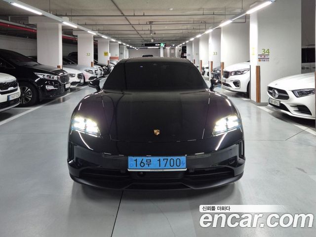 Porsche Taycan Base 4 — пробег 16 700 км — фото 3 из 5