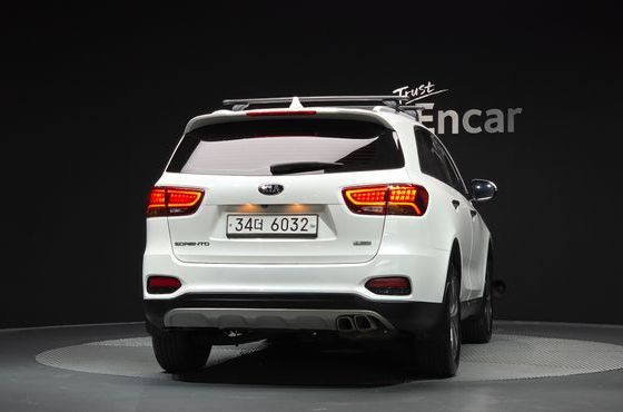 Kia Sorento Diesel 2.0 2WD Prestige — пробег 133 734 км — фото 4 из 5