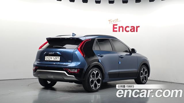 Kia Niro Signature — пробег 105 467 км — фото 2 из 5