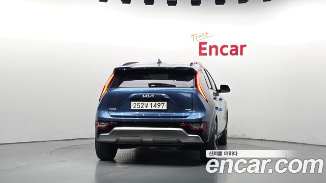 Kia Niro Signature — пробег 105 467 км — фото 4 из 5