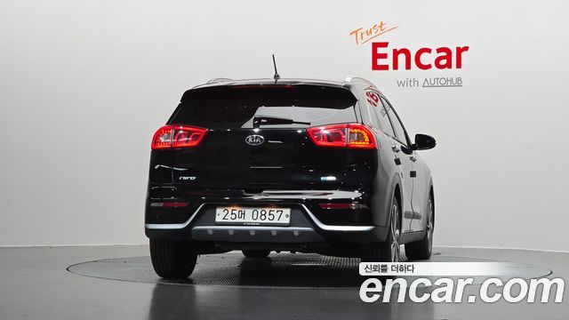 Kia Niro Prestige — пробег 161 530 км — фото 4 из 5