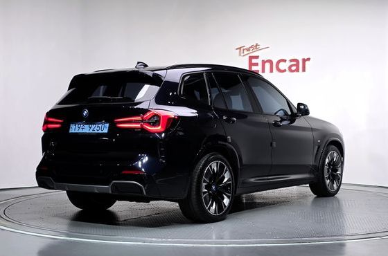 BMW iX3 M Sports — пробег 65 612 км — фото 2 из 5