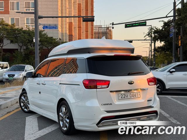 Kia Carnival Gasoline 9-seater Hi-Limousine Noblesse — пробег 44 000 км — фото 2 из 5