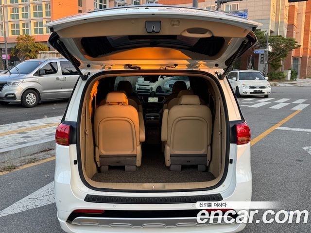 Kia Carnival Gasoline 9-seater Hi-Limousine Noblesse — пробег 44 000 км — фото 5 из 5