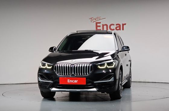 BMW X1 xDrive 20i xLine — пробег 41 964 км — фото 3 из 5