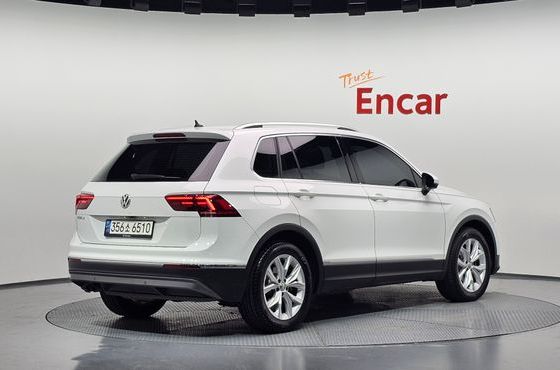 Volkswagen Tiguan 2.0 TDI Premium — пробег 101 123 км — фото 2 из 5