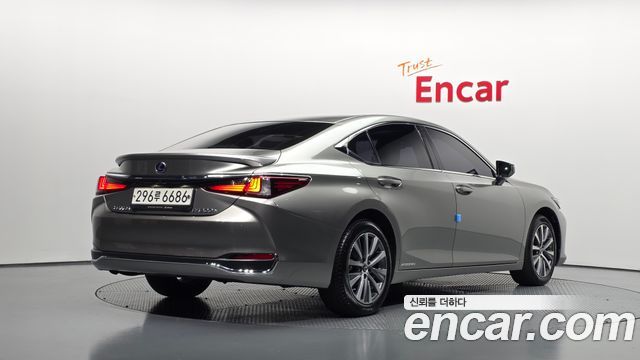 Lexus ES Supreme — пробег 120 395 км — фото 2 из 5