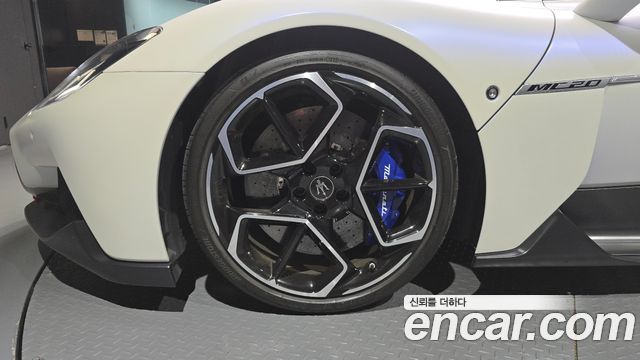 Maserati MC20 из Кореи Encar