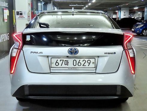 Toyota Prius 1.8 E — пробег 205 500 км — фото 5 из 5