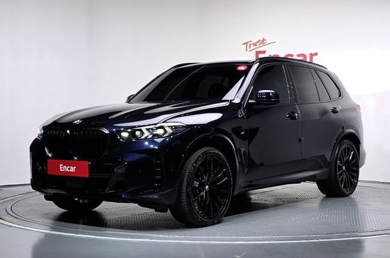 BMW X5 xDrive 40i M Sport Pro — пробег 4 563 км — фото 1 из 5