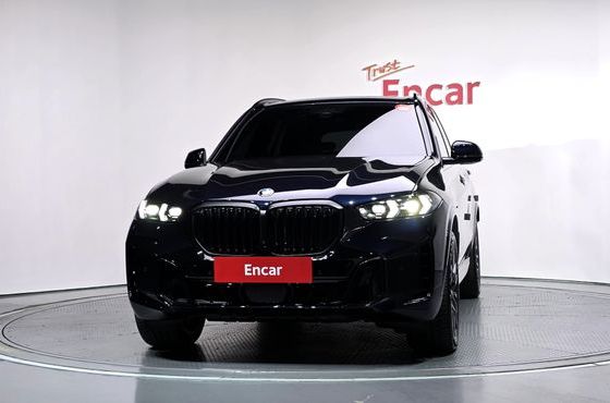 BMW X5 xDrive 40i M Sport Pro — пробег 4 563 км — фото 3 из 5