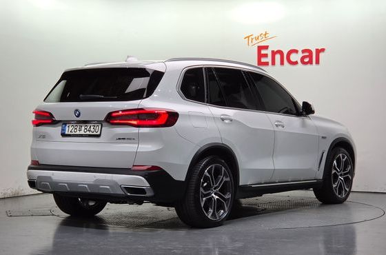 BMW X5 xDrive 45e xLine — пробег 50 830 км — фото 2 из 5