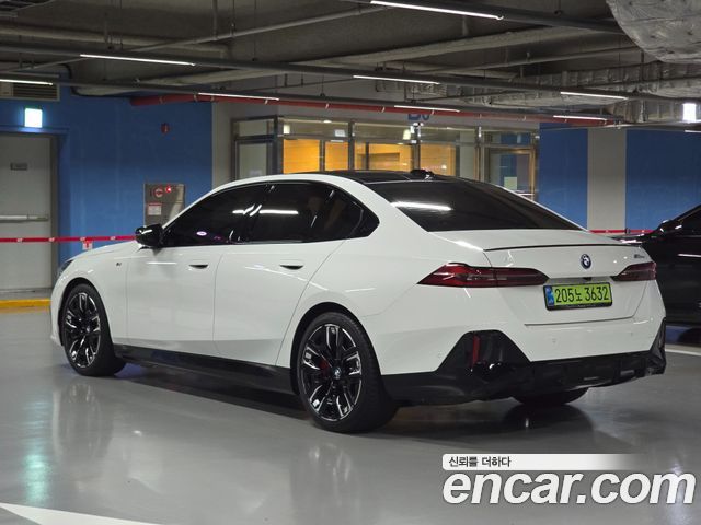BMW i5 M60 xDrive — пробег 250 км — фото 4 из 5
