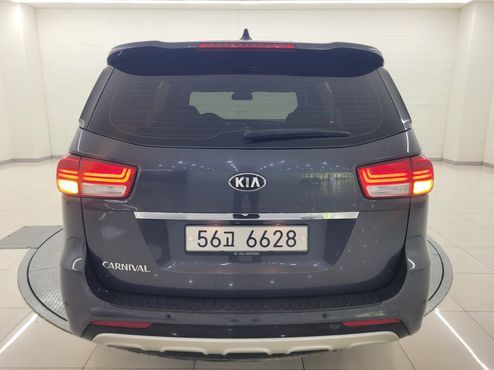 Kia Carnival 9-seater Prestige — пробег 225 217 км — фото 4 из 5