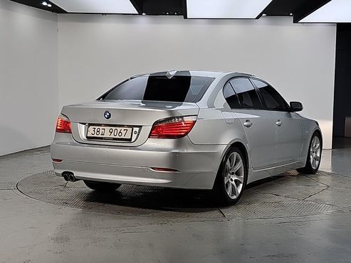 BMW 5-Series 535i Sedan — пробег 32 084 км — фото 4 из 5