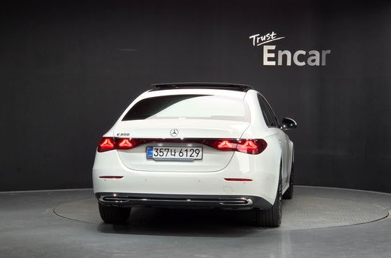 Mercedes-Benz E-Class E200 Avantgarde — пробег 35 433 км — фото 4 из 5