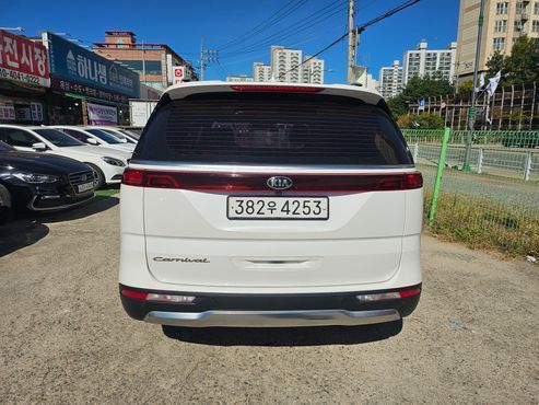 Kia Carnival Diesel 9-Seater Noblesse — пробег 130 681 км — фото 4 из 5