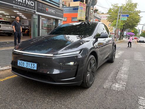 Tesla Model Y Premium RWD — пробег 1 324 км — фото 2 из 5
