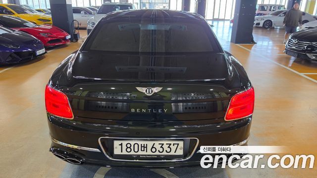 Bentley Flying Spur 4.0 — пробег 10 100 км — фото 4 из 5