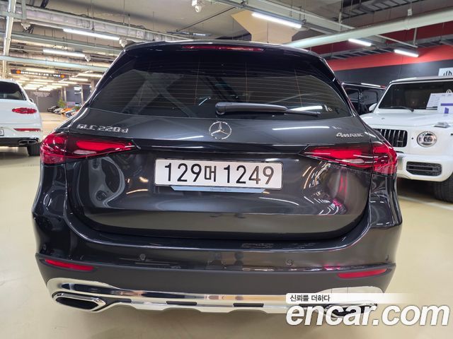 Mercedes-Benz GLC-Class GLC220 d 4MATIC — пробег 2 700 км — фото 3 из 5