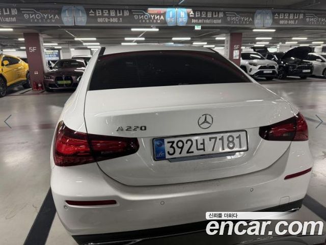 Mercedes-Benz A-Class A220 Sedan — пробег 2 660 км — фото 2 из 5