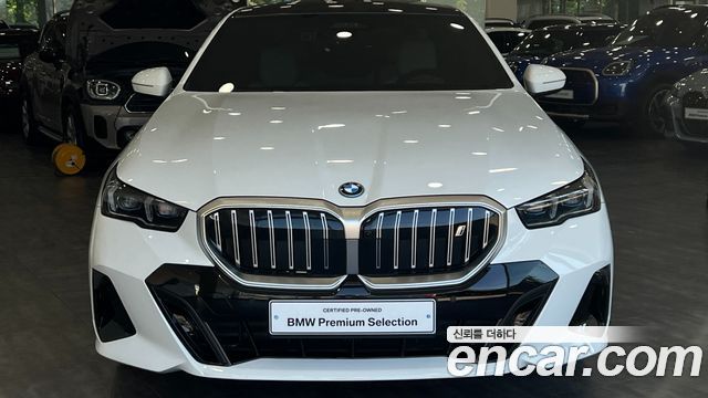 BMW i5 eDrive 40 M Sport — пробег 6 077 км — фото 3 из 5