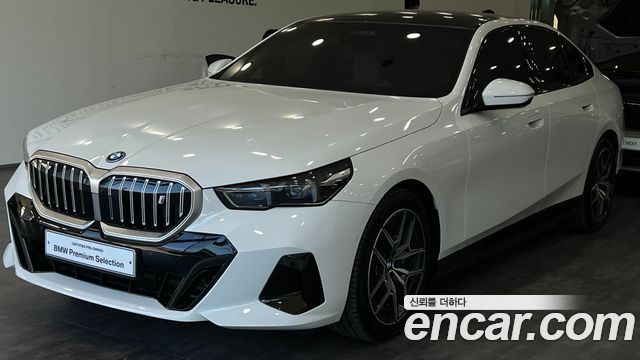 BMW i5 eDrive 40 M Sport — пробег 6 077 км — фото 5 из 5