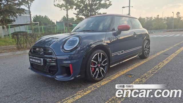 Mini Cooper JCW — пробег 2 702 км — фото 1 из 5