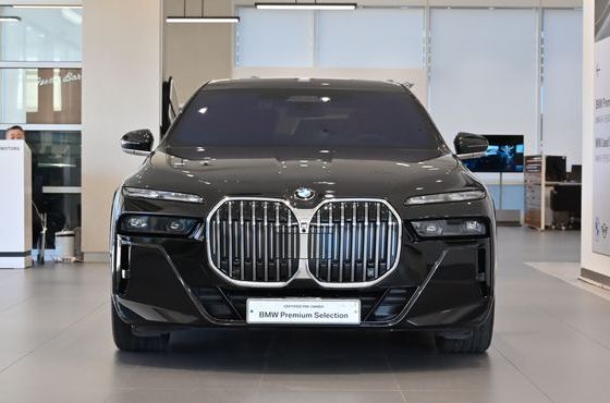 BMW 7-Series 740d xDrive M Sport — пробег 9 137 км — фото 3 из 5