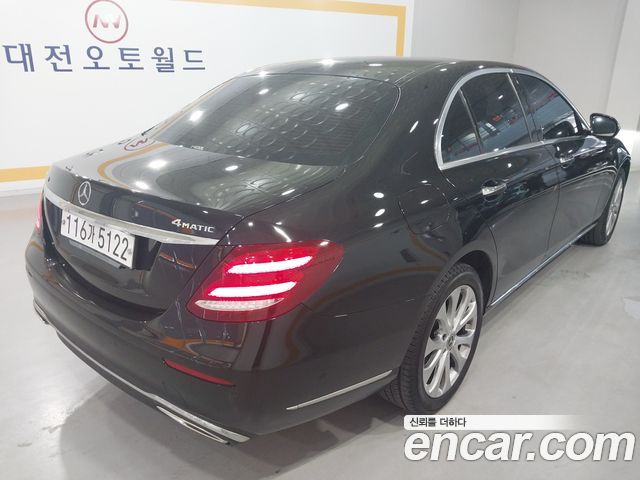 Mercedes-Benz E-Class из Кореи Encar