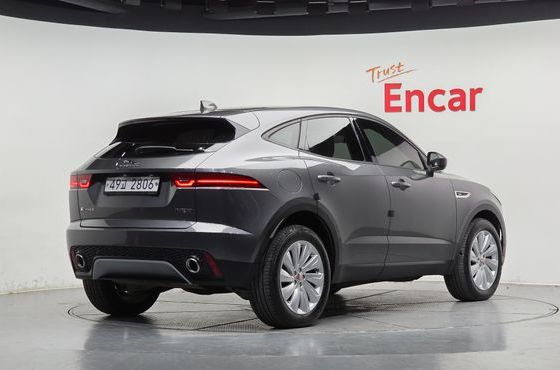 Jaguar E-PACE P250 SE — пробег 171 095 км — фото 2 из 5