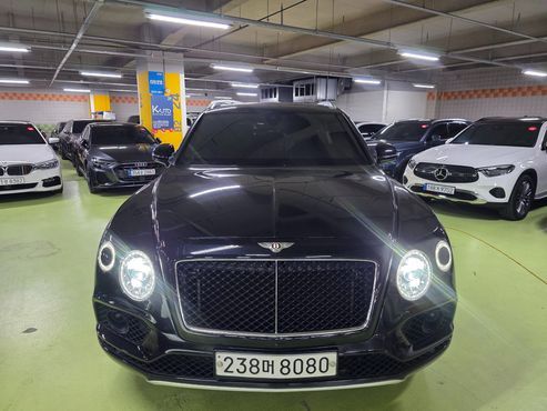 Bentley Bentayga 4.0 V8 — пробег 90 000 км — фото 1 из 5