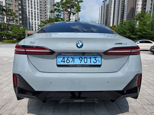 BMW i5 eDrive 40 M Sport — пробег 524 км — фото 5 из 5