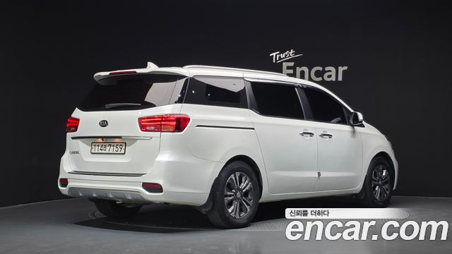 Kia Carnival из Кореи Encar