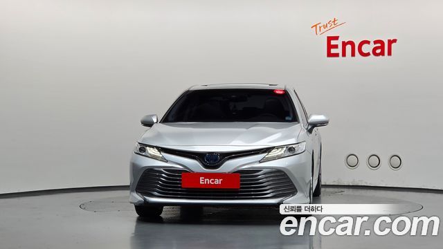 Toyota Camry 2.5 XLE Hybrid — пробег 31 109 км — фото 3 из 5