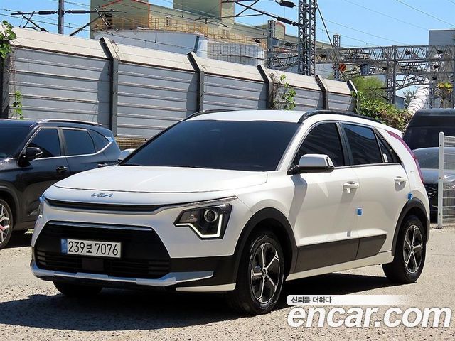 Kia Niro Prestige — пробег 55 748 км — фото 1 из 5