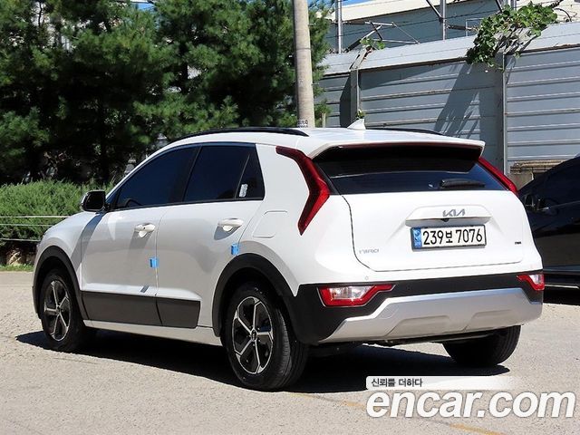 Kia Niro Prestige — пробег 55 748 км — фото 2 из 5