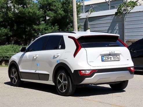 Kia Niro Prestige — пробег 55 748 км — фото 2 из 5