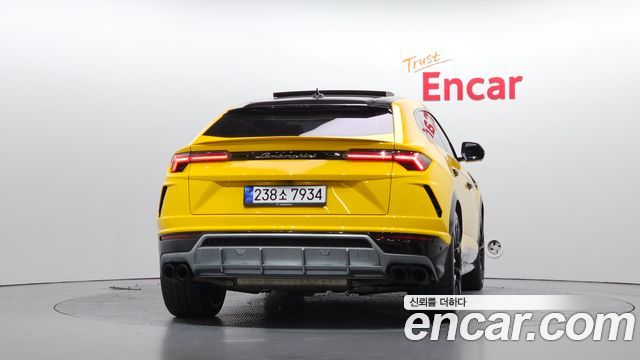 Lamborghini Urus из Кореи Encar