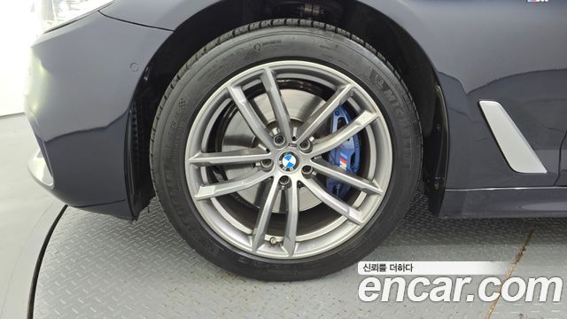 BMW 5-Series 530i xDrive M Sport Package Plus — пробег 115 227 км — фото 5 из 5
