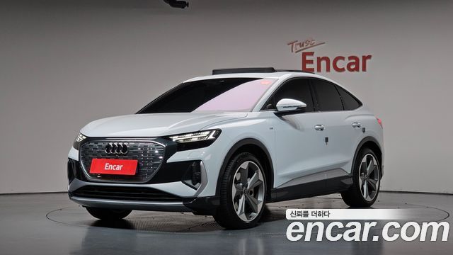 Audi Q4 e-tron 45 Premium Sportback — пробег 5 296 км — фото 1 из 5