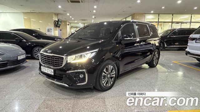 Kia Carnival 9-Seater Luxury — пробег 60 688 км — фото 1 из 5
