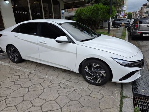 Hyundai AVANTE Inspiration — пробег 6 100 км — фото 3 из 5