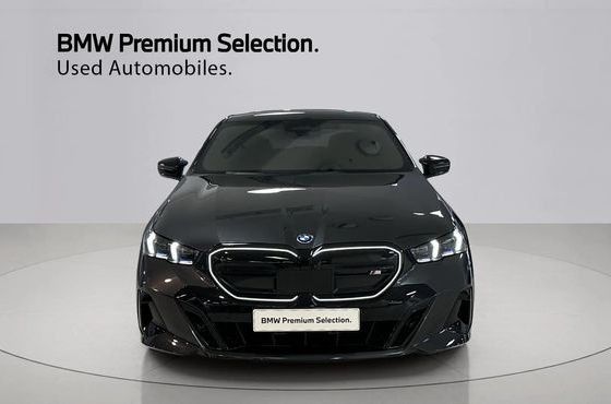 BMW i5 M60 xDrive — пробег 25 065 км — фото 3 из 5