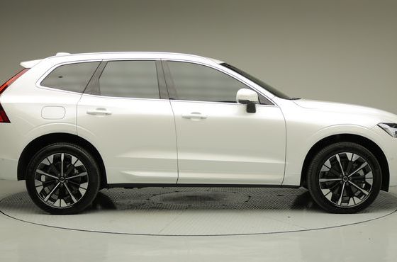 Volvo XC60 T8 Ultra Bright — пробег 5 876 км — фото 3 из 5